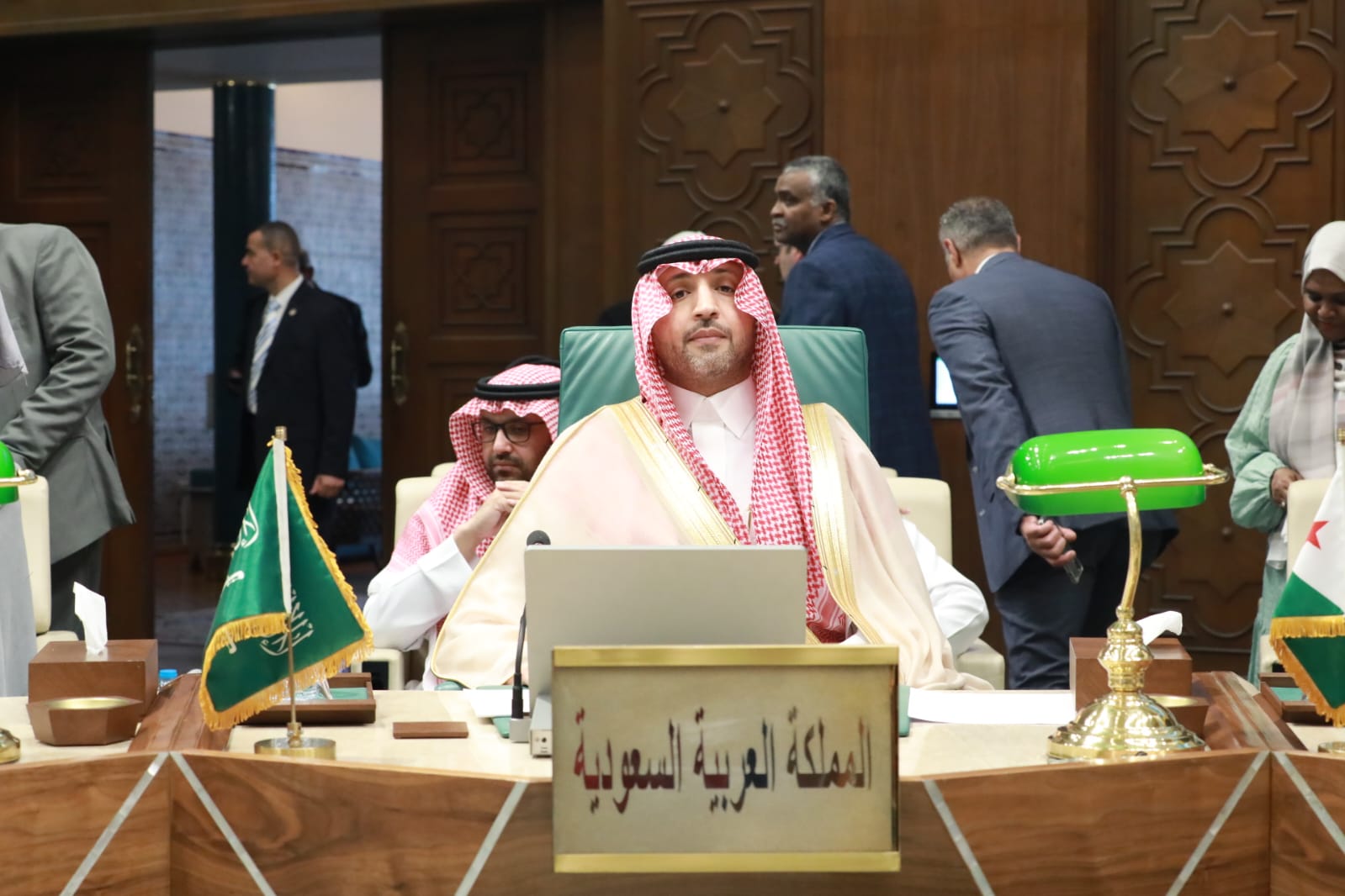 f5ebbd390b_صور رئيس الوفد.JPG