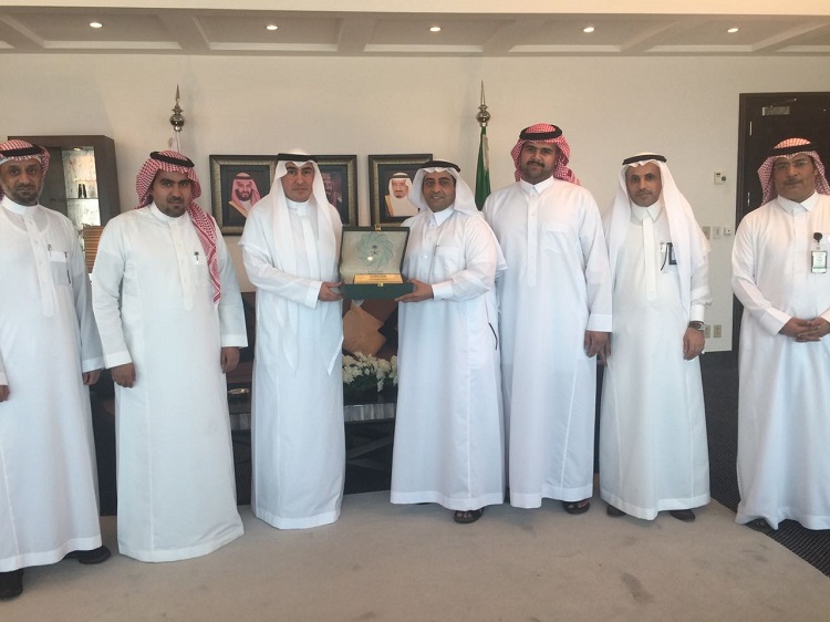 تكريم محافظة جدة.jpg